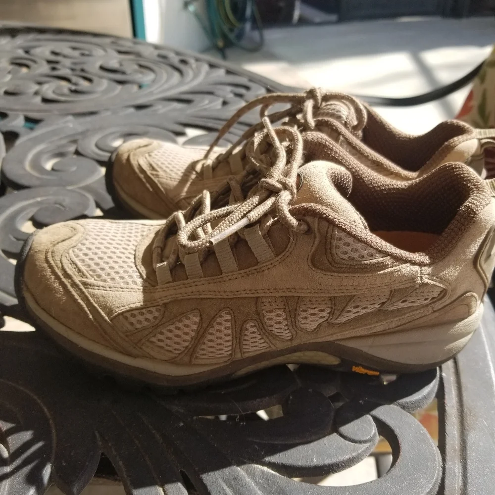 Shoes - Picture 5 of 5